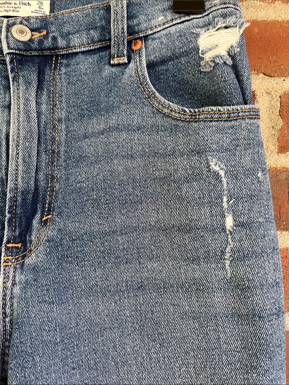 Abercrombie & Fitch Ultra High Rise 90s Straight Jean Size 6/28 - Picture 3 of 10